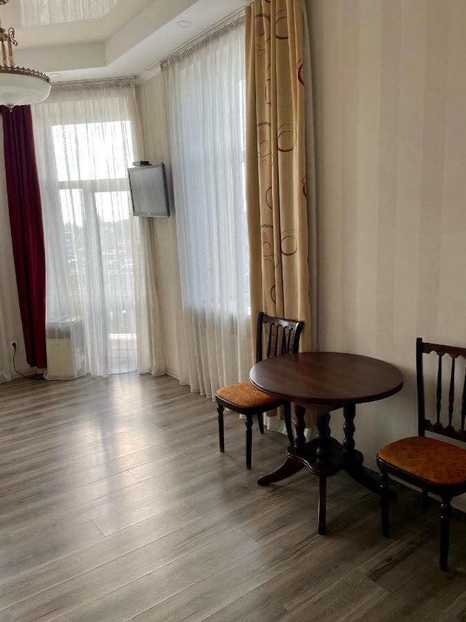 Apartment Studio -Біля Вокзалу-Недалеко Від Центру-Городоцька 151 Lviv Eksteriør billede